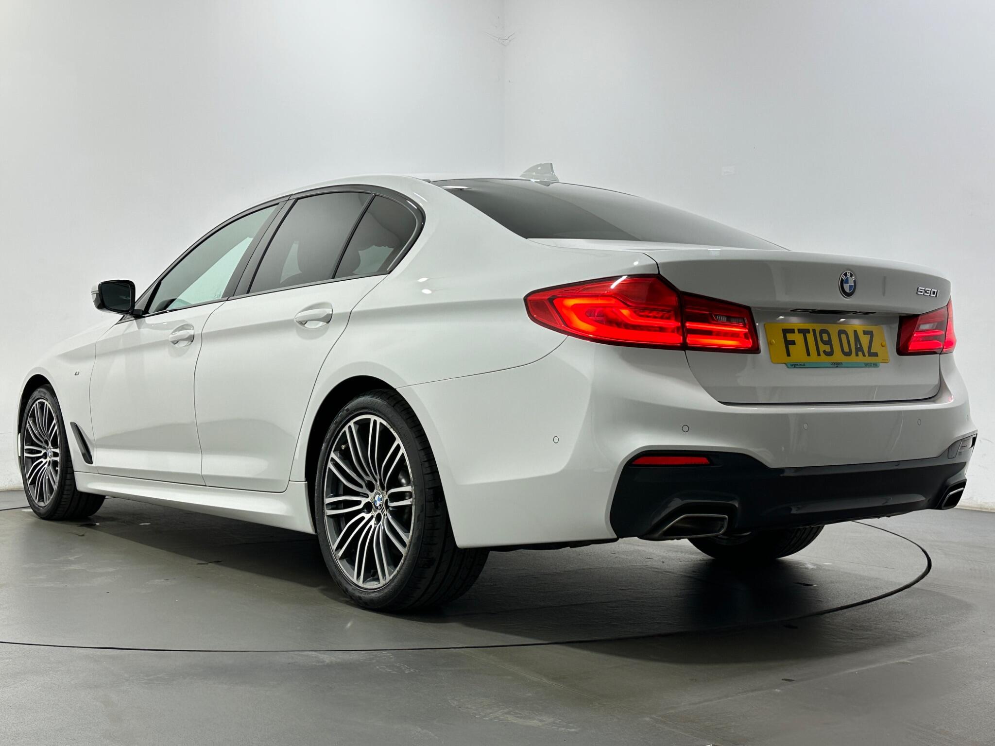 BMW 5 Series view 47