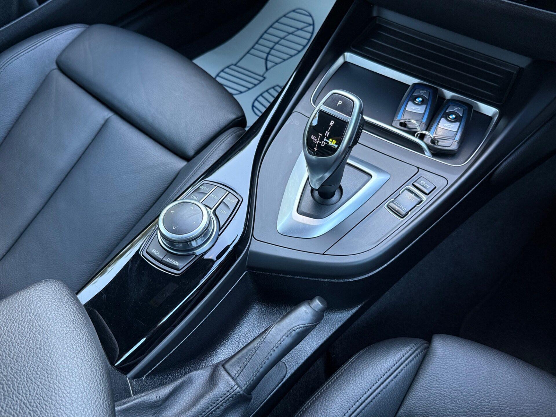 BMW 2 Series view 10