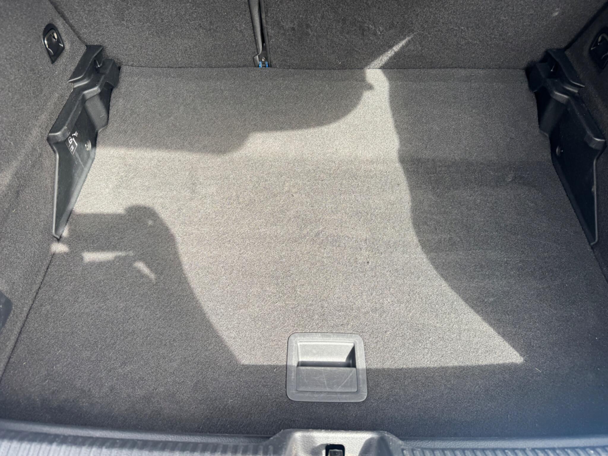 Audi Q2 view 82