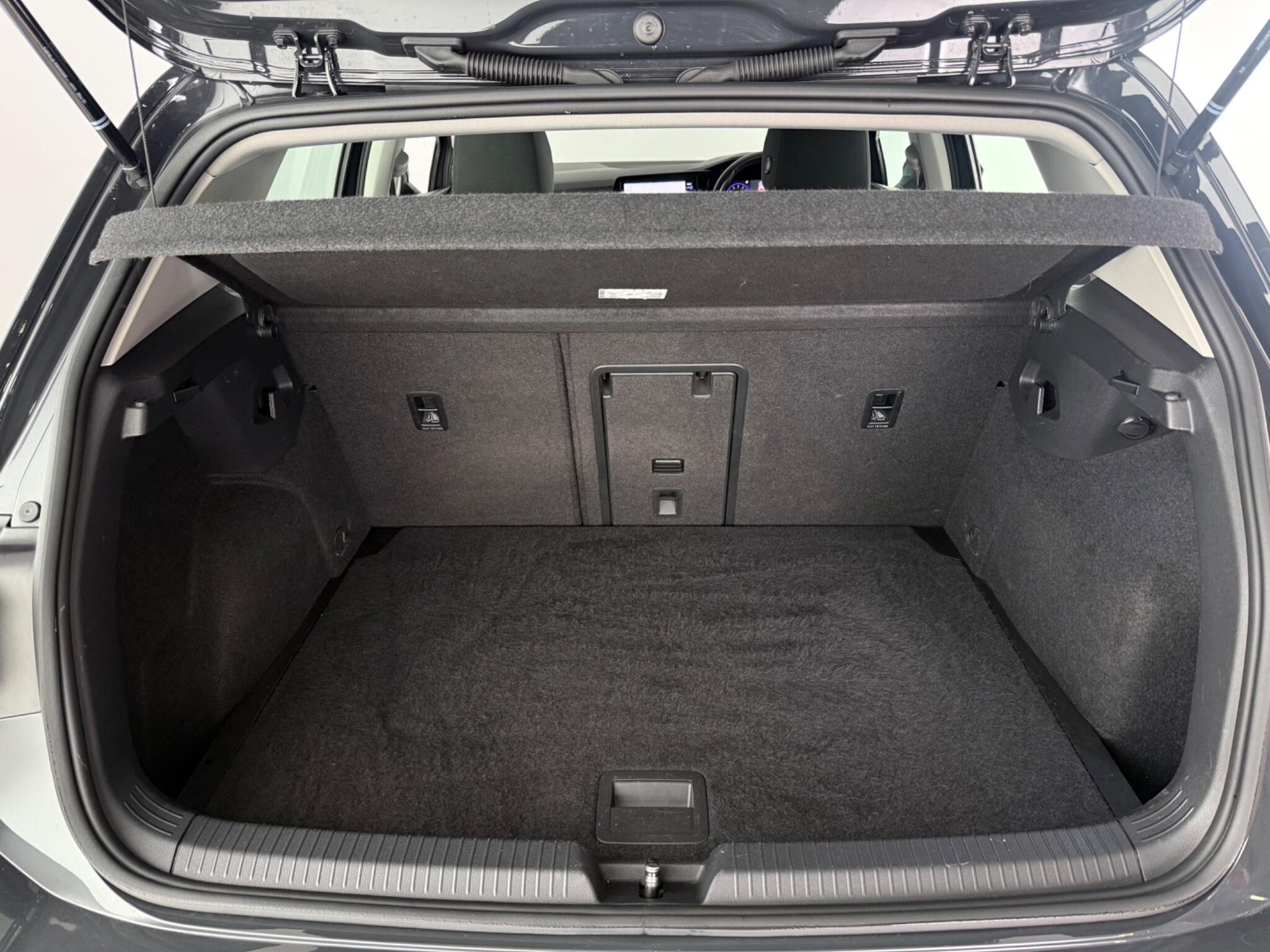 Volkswagen Golf view 10