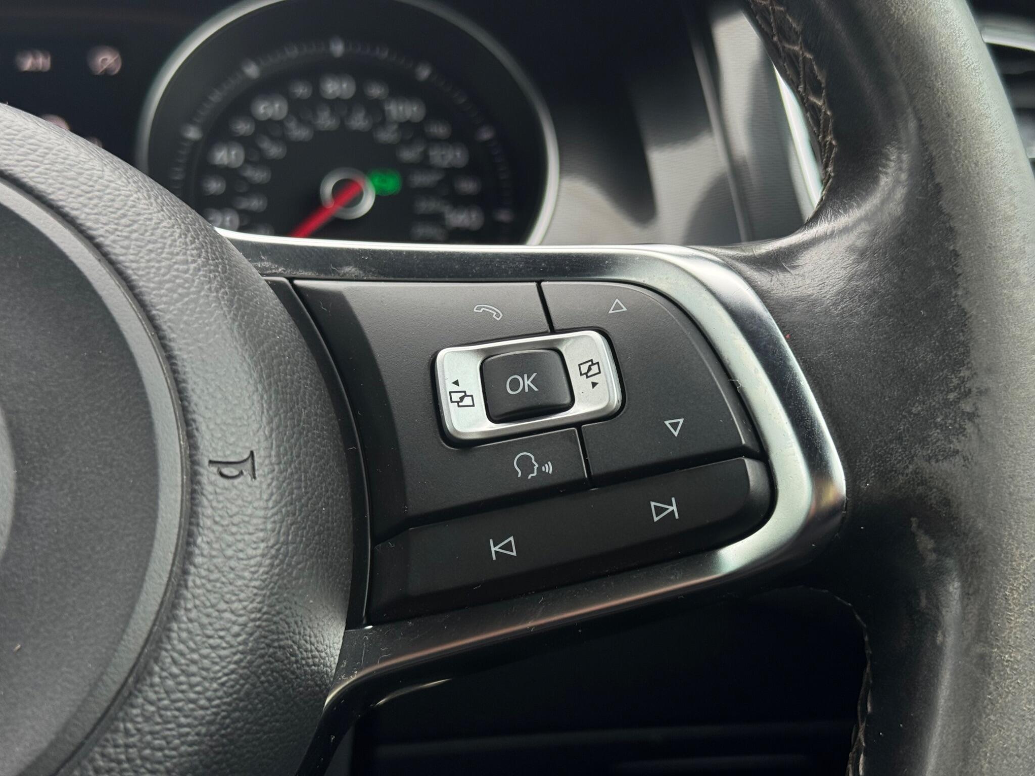 Volkswagen Golf view 33