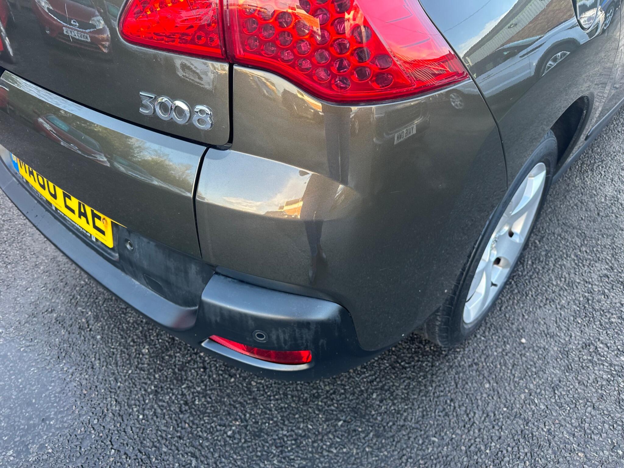 Peugeot 3008 view 34
