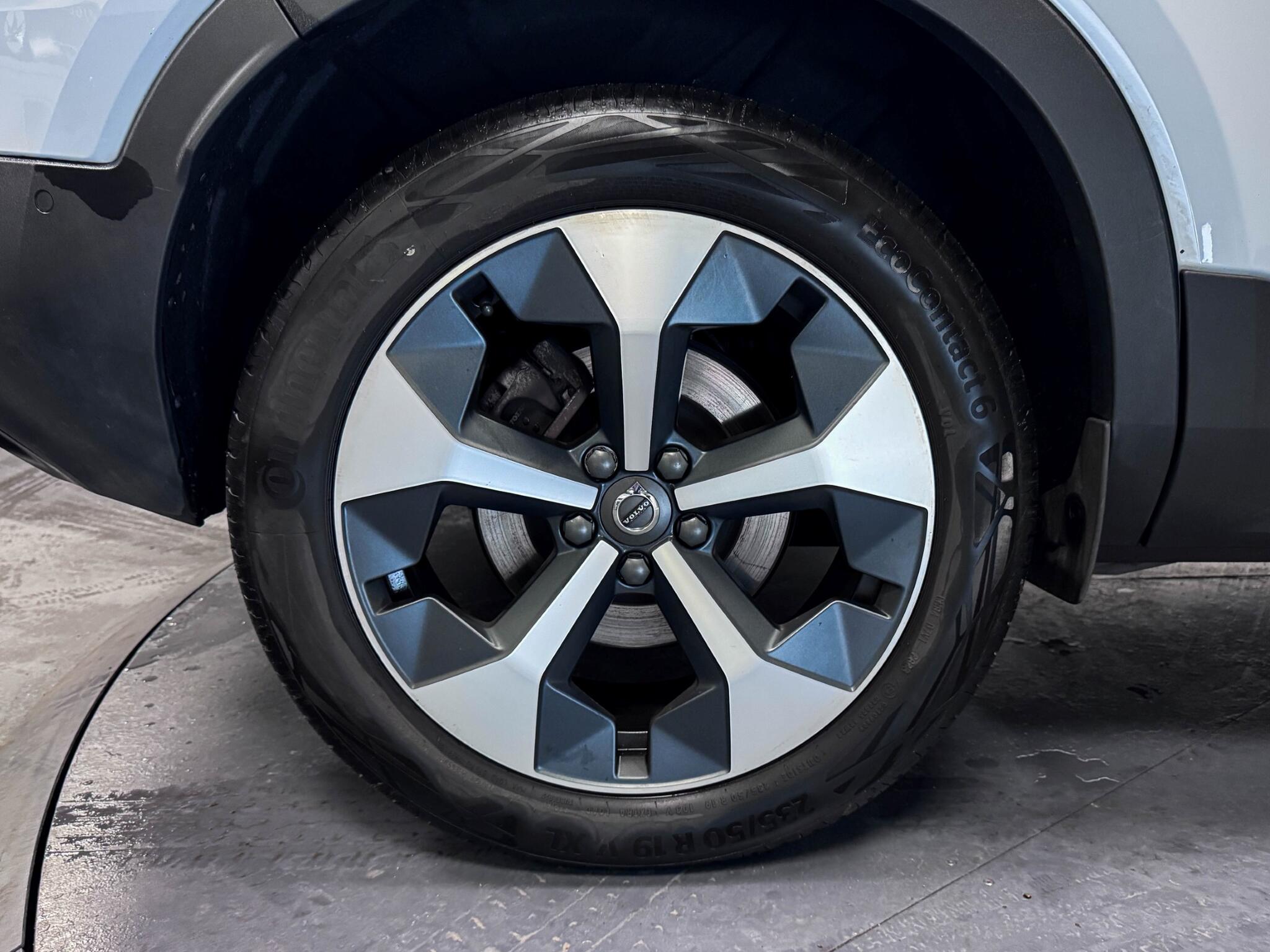 Volvo XC40 view 49