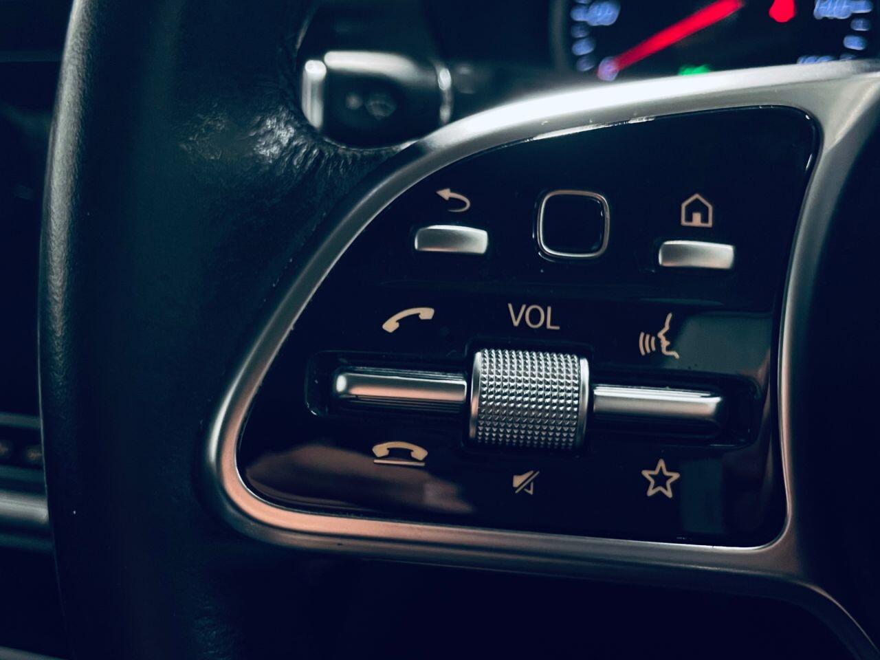 Mercedes-Benz GLC view 14