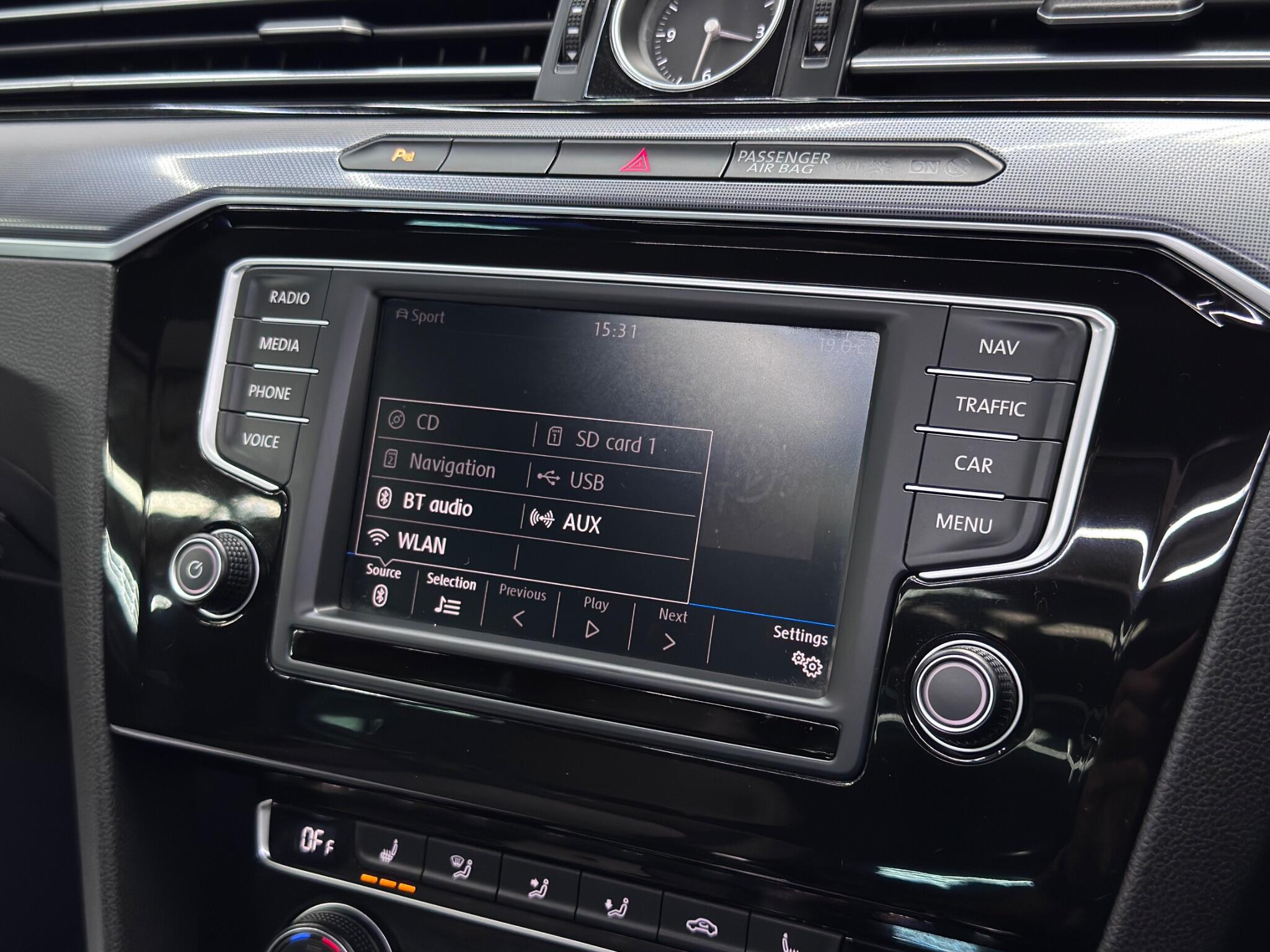 Volkswagen Passat view 41