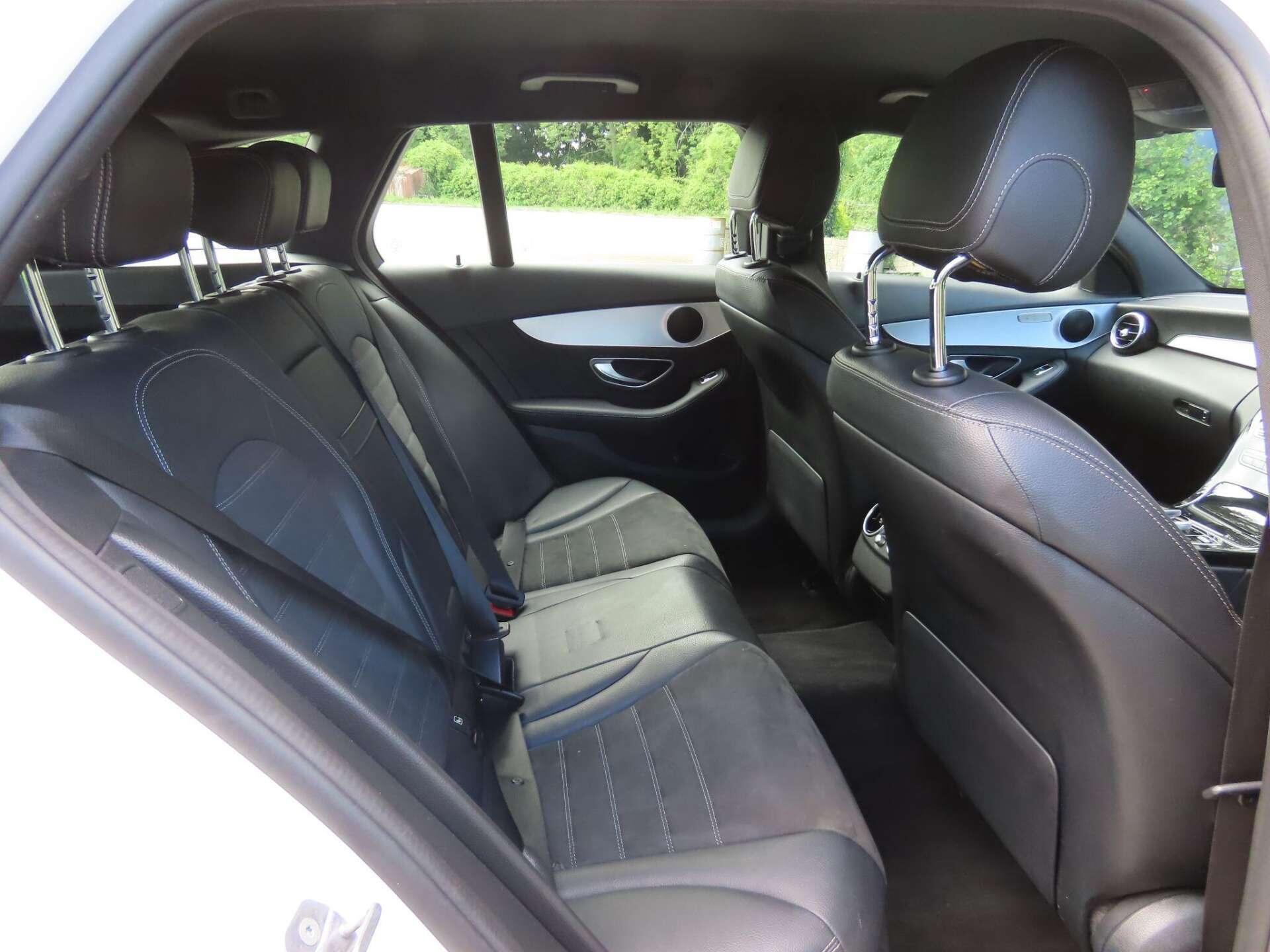 Mercedes-Benz C-Class view 9