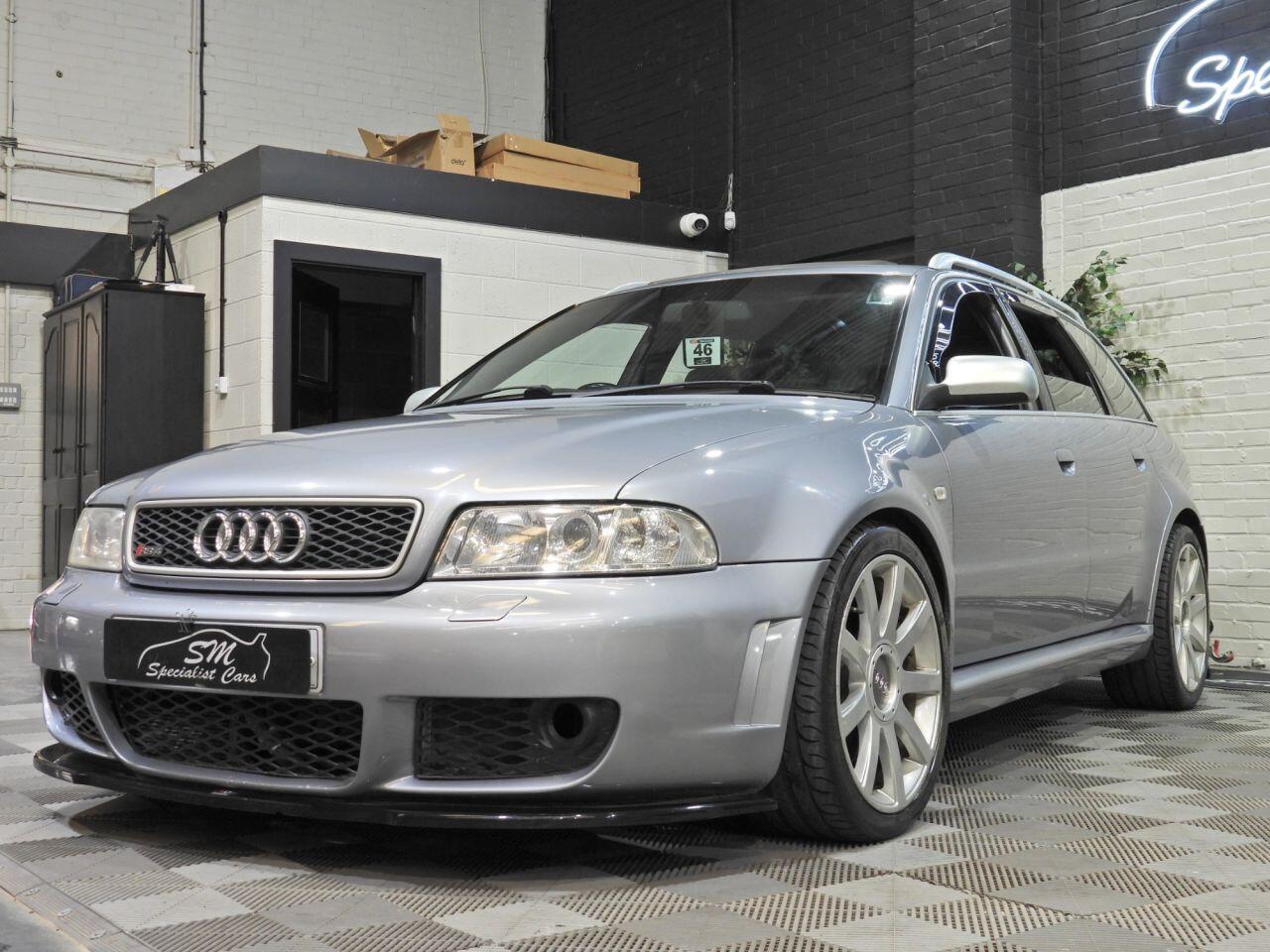 Audi RS4 view 13