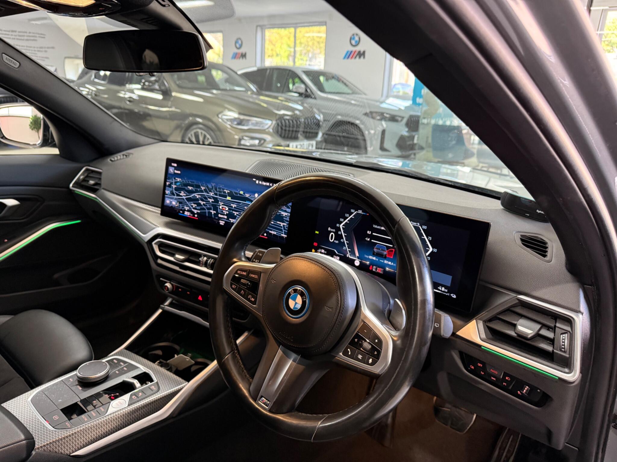 BMW 3 Series view 31