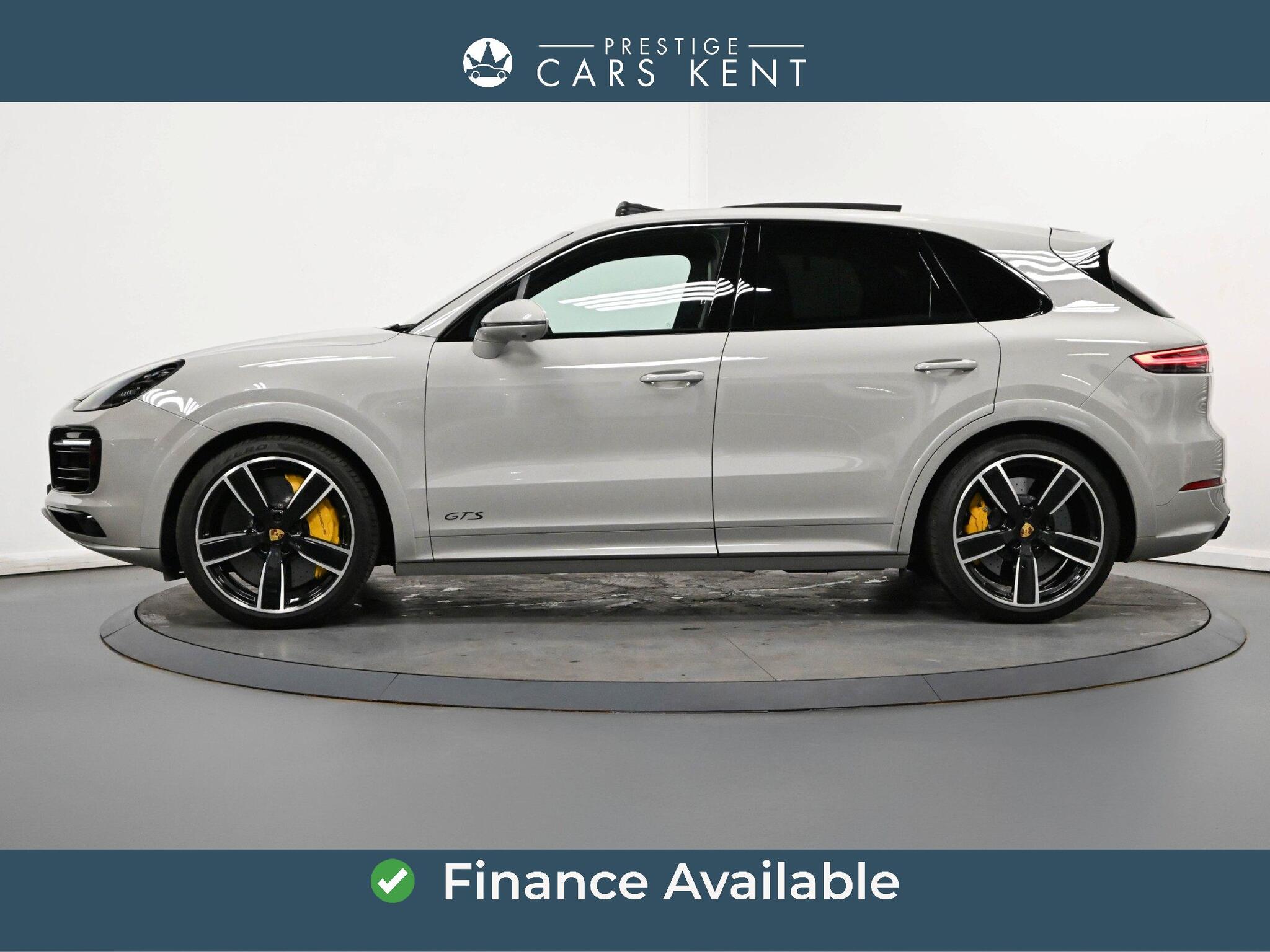 Porsche Cayenne view 4