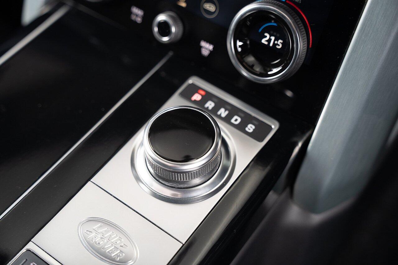 Land Rover Range Rover view 32