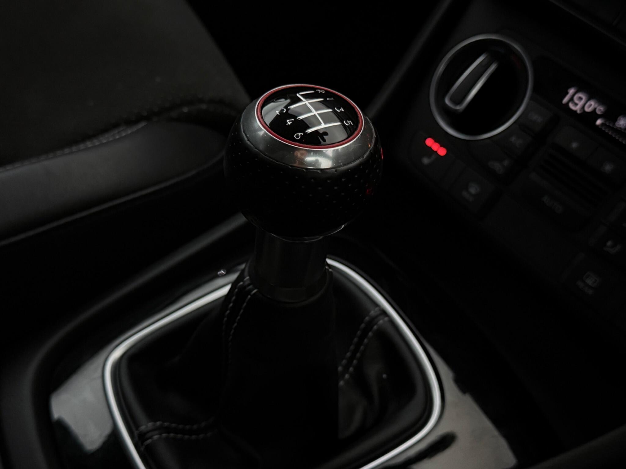Audi Q3 view 23