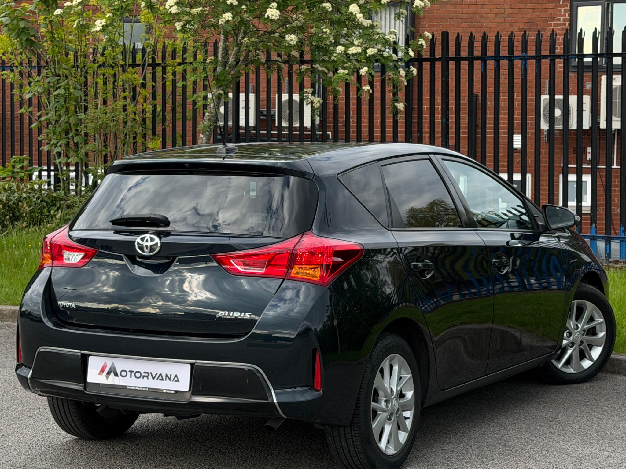 Toyota Auris view 10