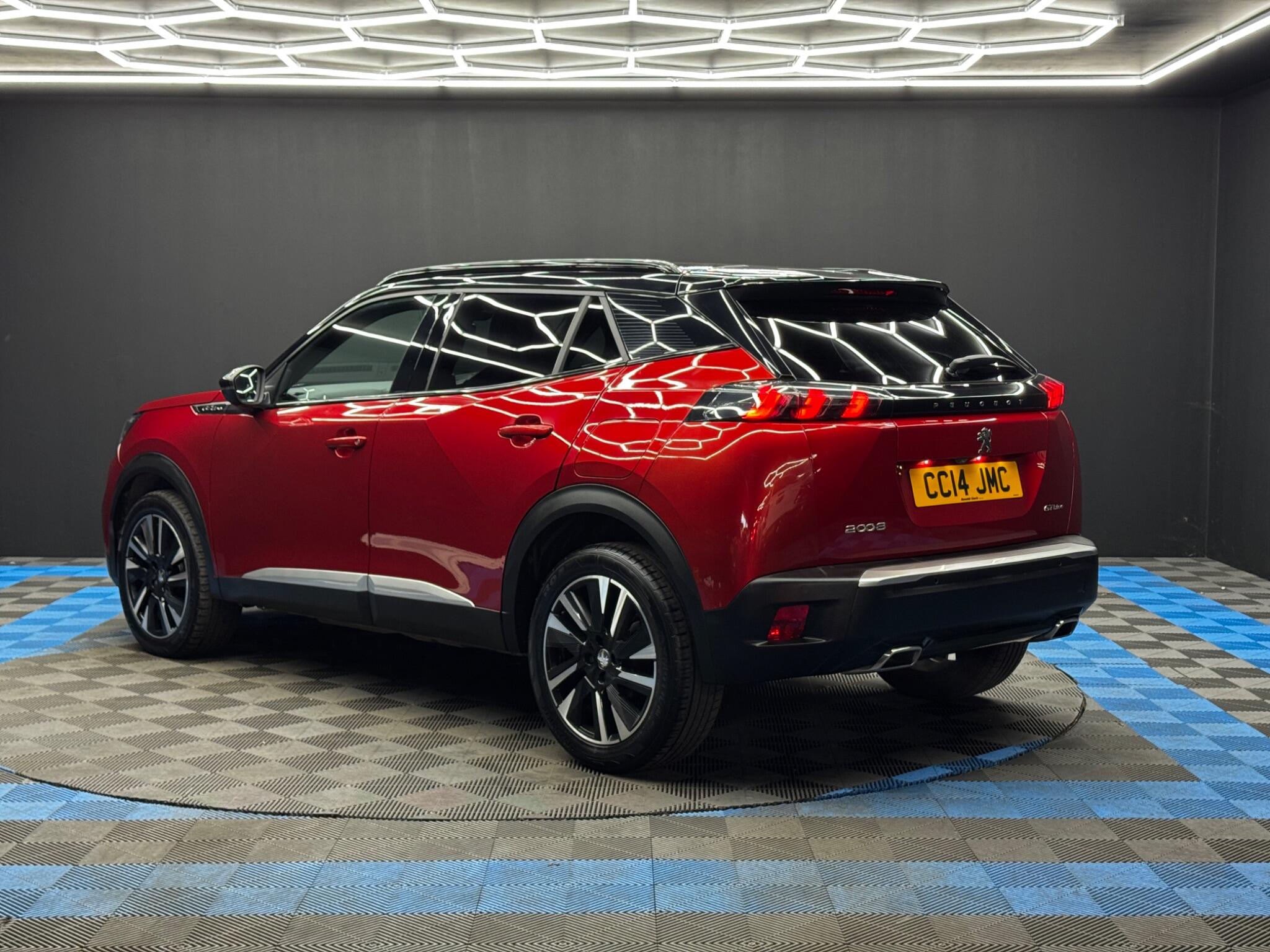 Peugeot 2008 view 7
