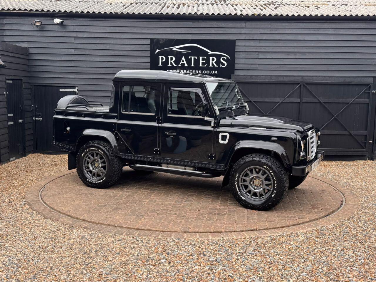Land Rover Defender view 27