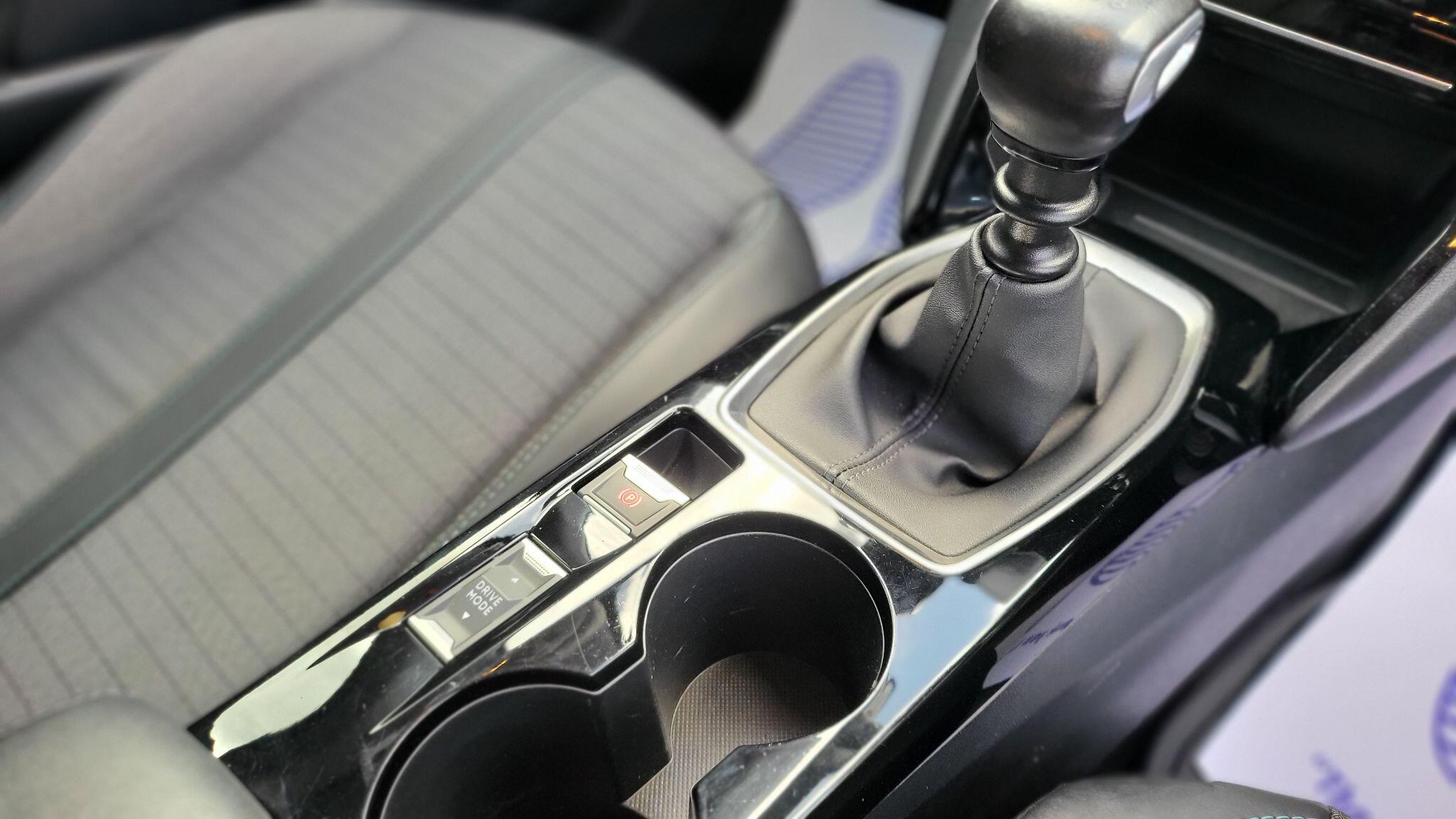 Peugeot 208 view 15