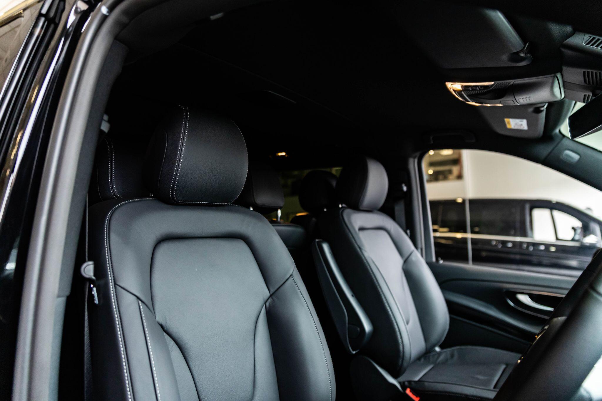 Mercedes-Benz V-Class view 9