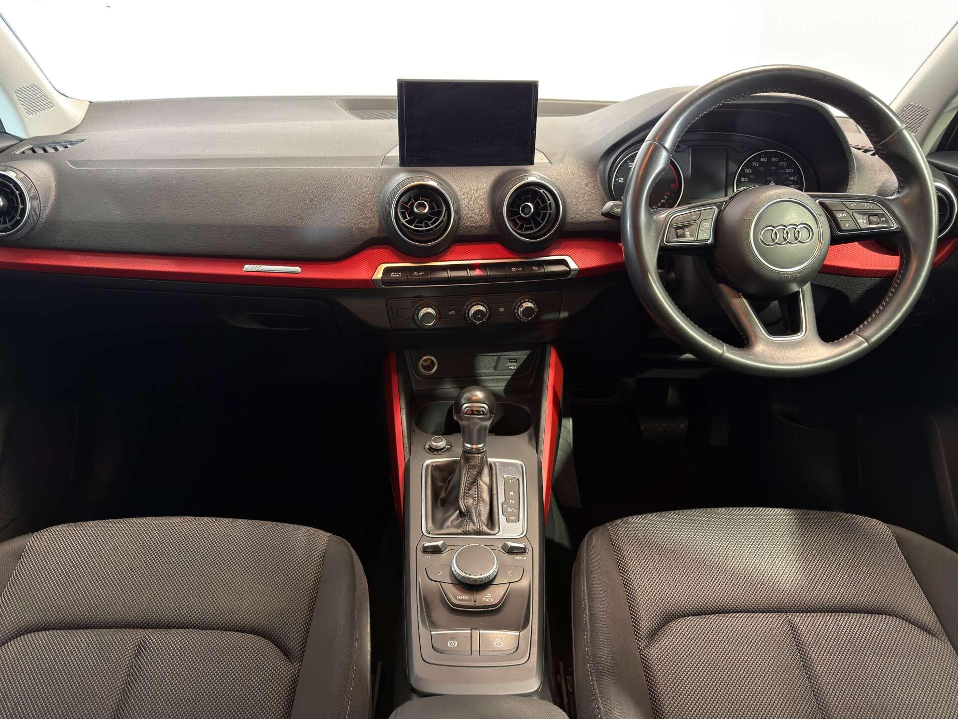 Audi Q2 view 13
