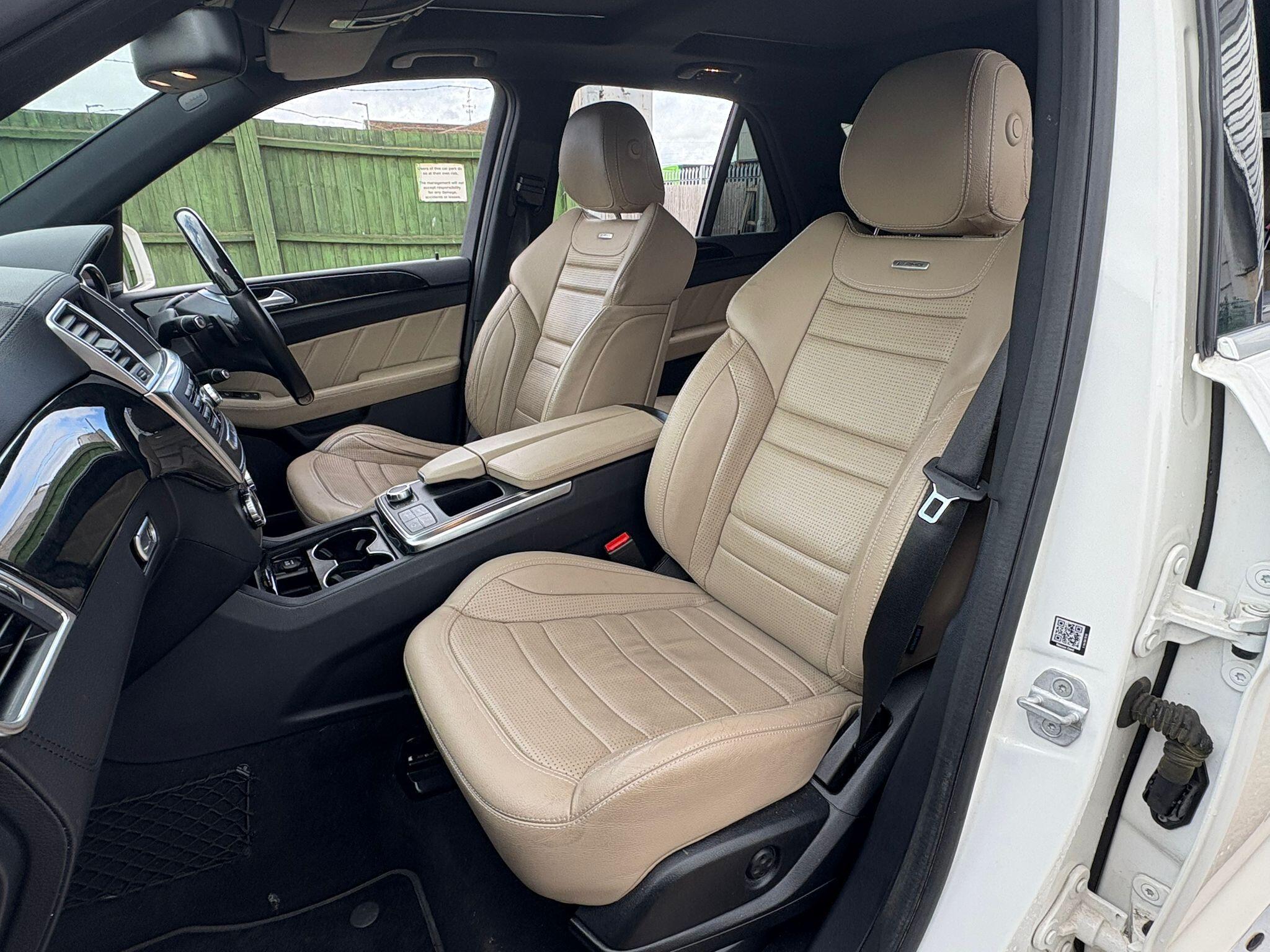Mercedes-Benz M-Class view 30