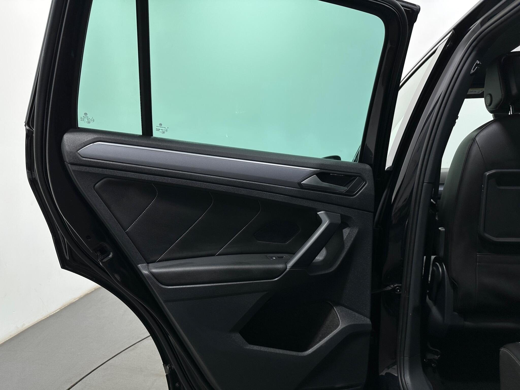 Volkswagen Tiguan view 40