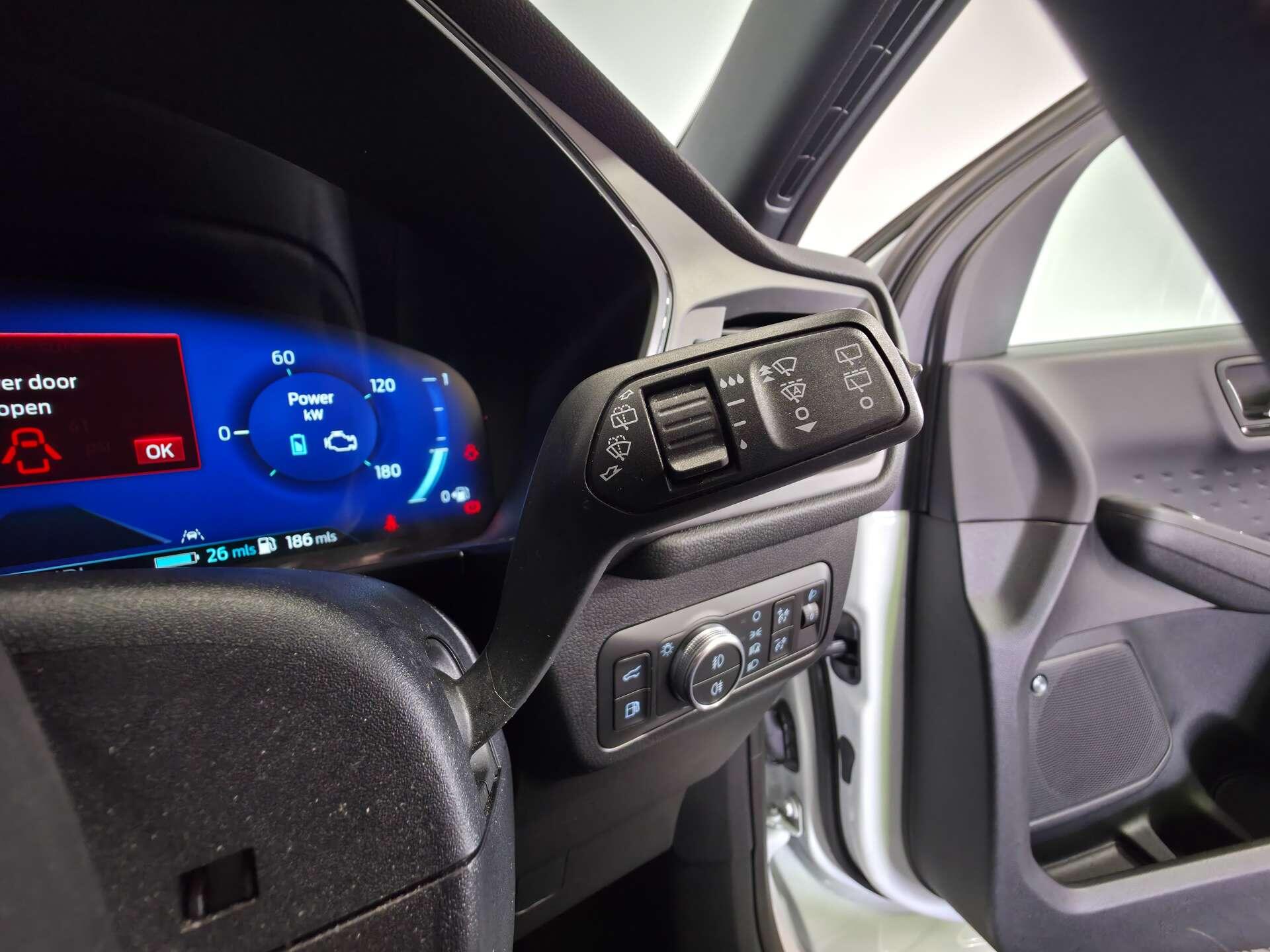 Ford Kuga view 34