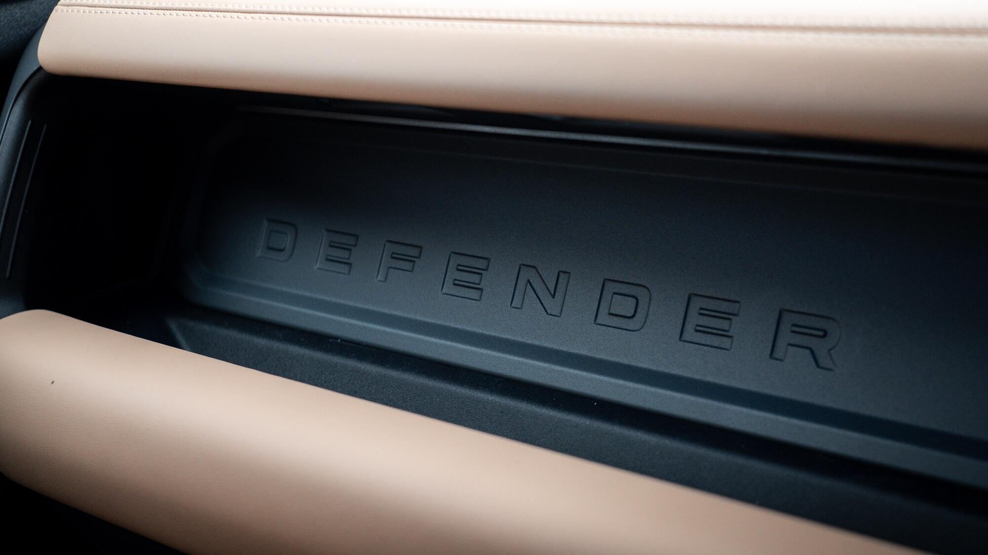 Land Rover Defender view 52