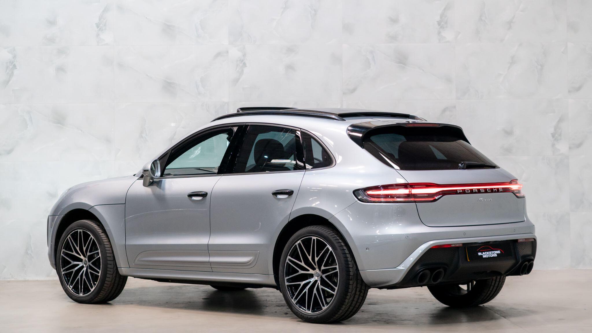 Porsche Macan view 6