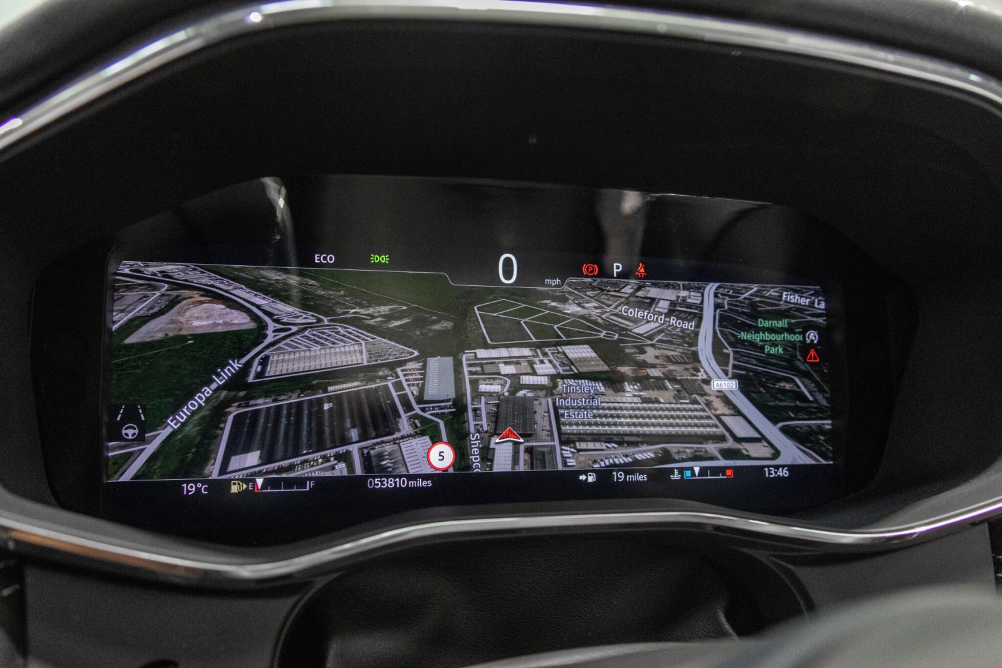 Jaguar F-Pace view 34