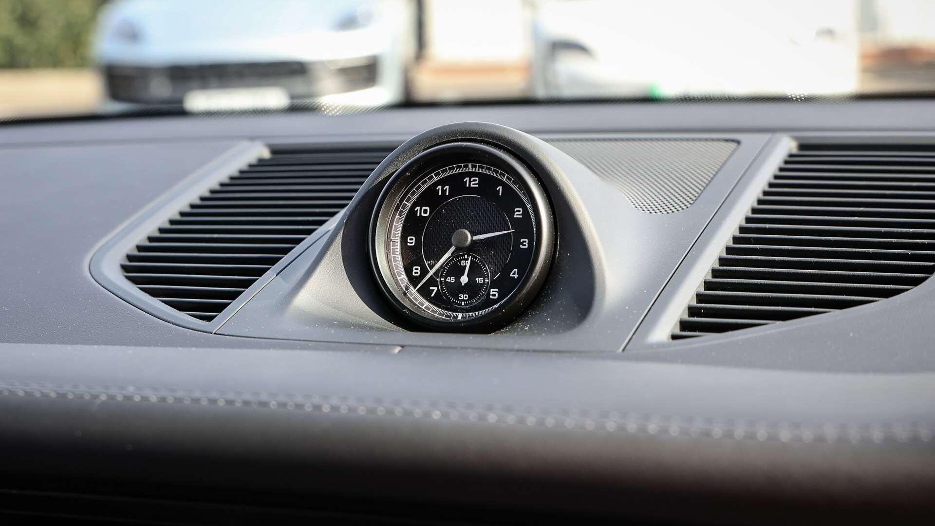 Porsche Macan view 17