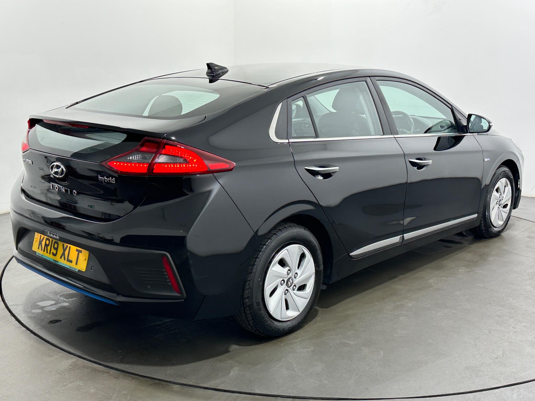Hyundai IONIQ view 51