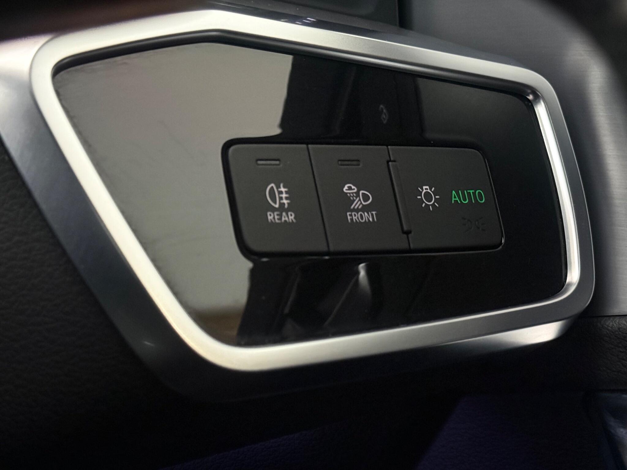 Audi A6 view 26