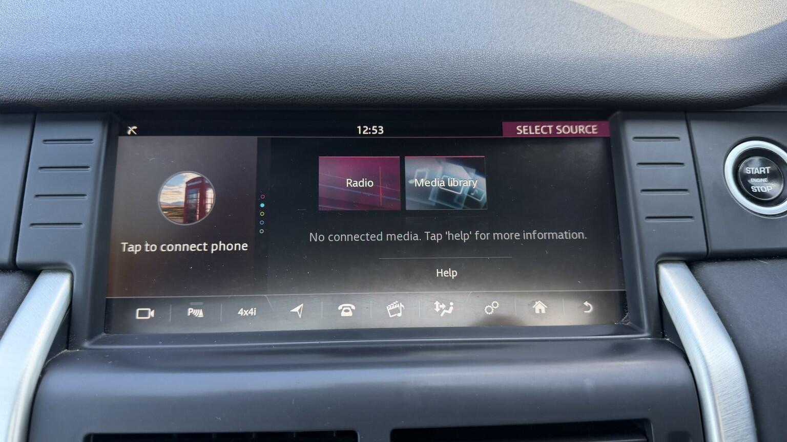 Land Rover Discovery Sport view 34