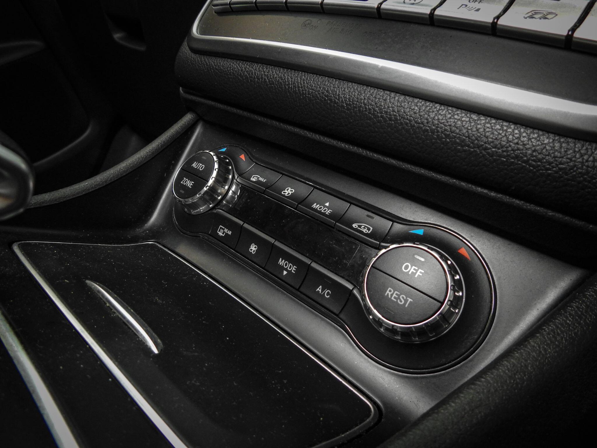 Mercedes-Benz Cla view 34