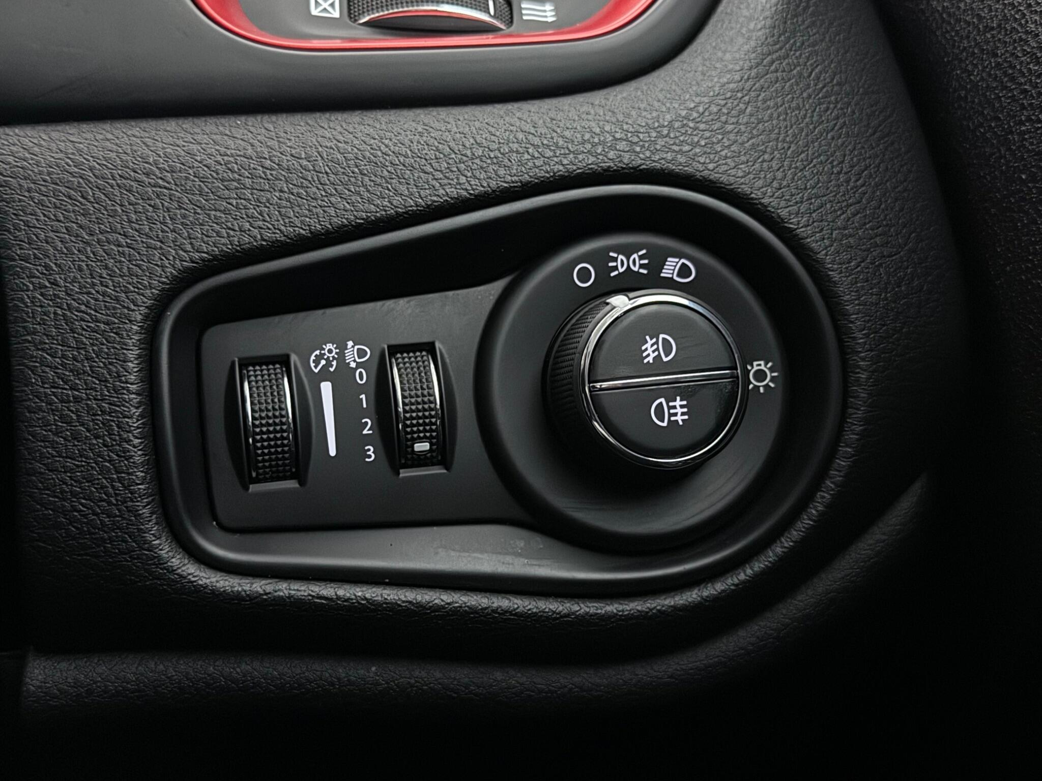 Jeep Renegade view 19
