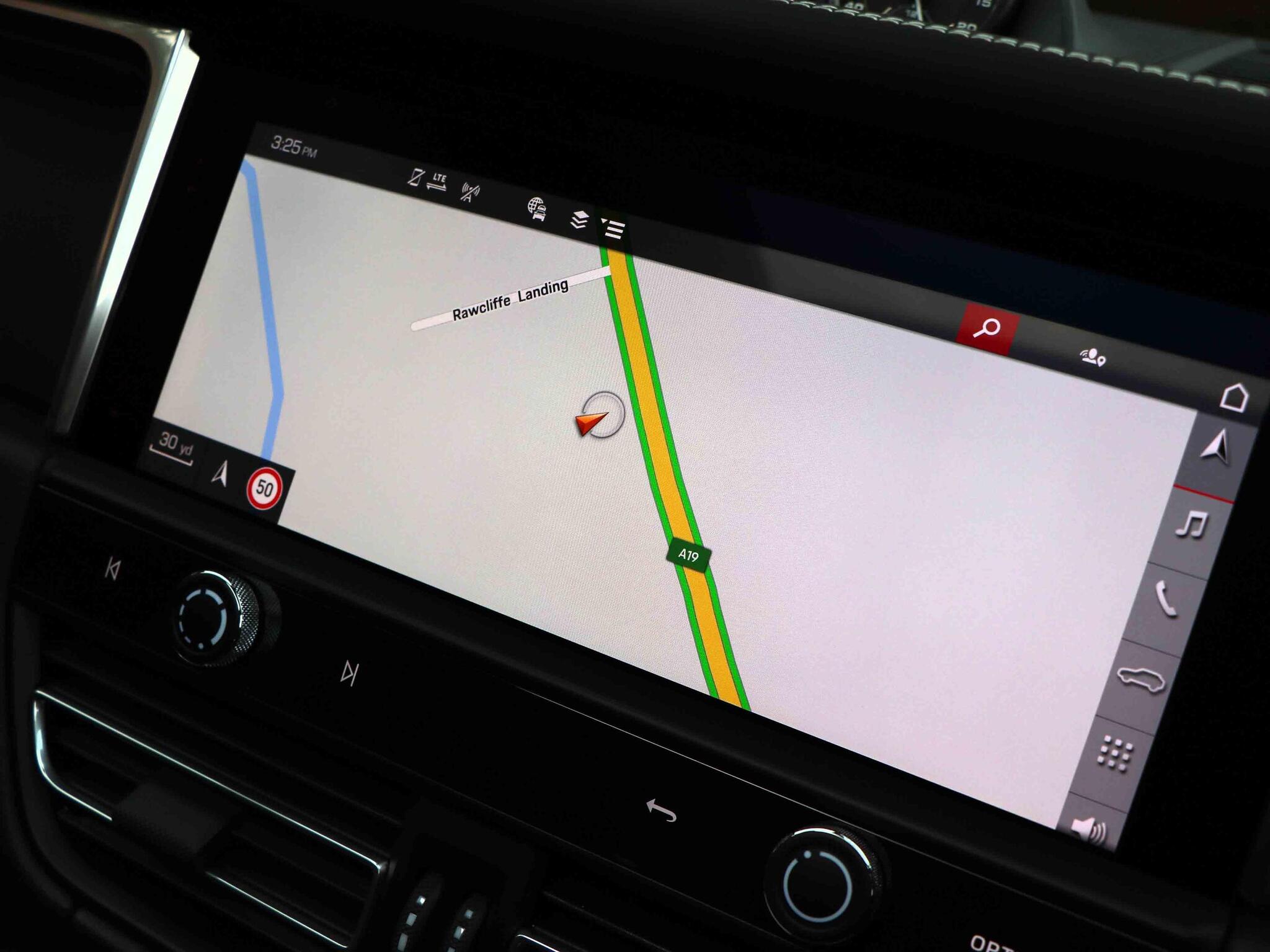 Porsche Macan view 33
