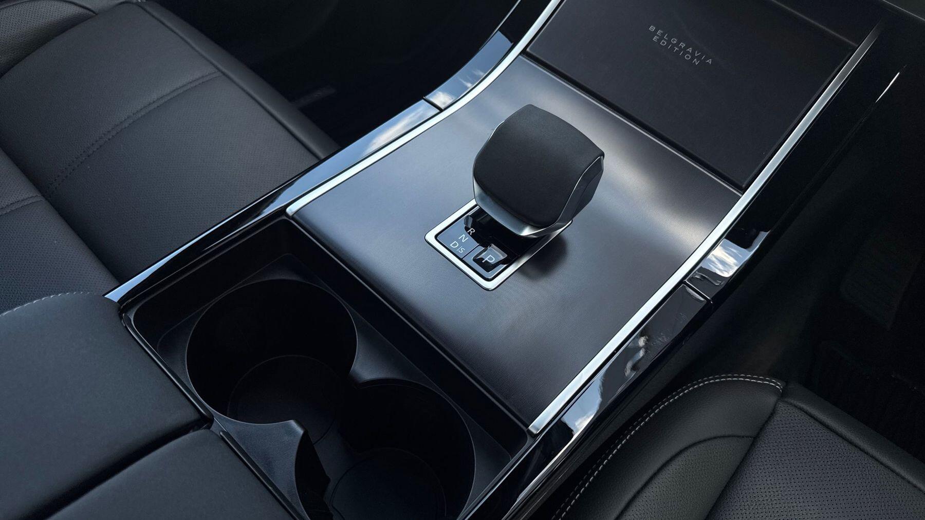 Land Rover Range Rover Velar view 13