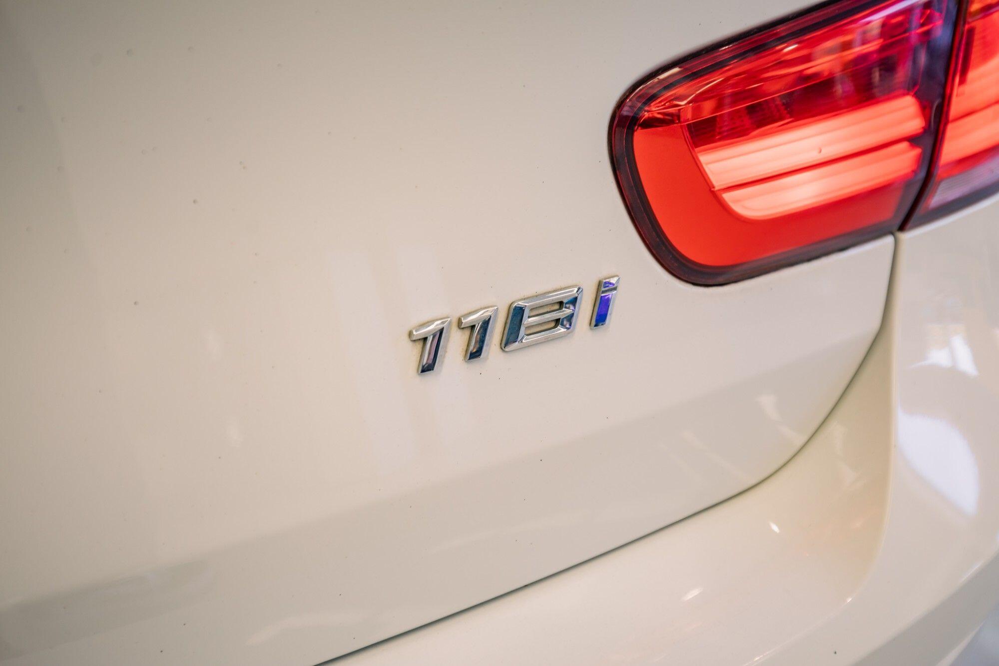 BMW 1 Series view 6