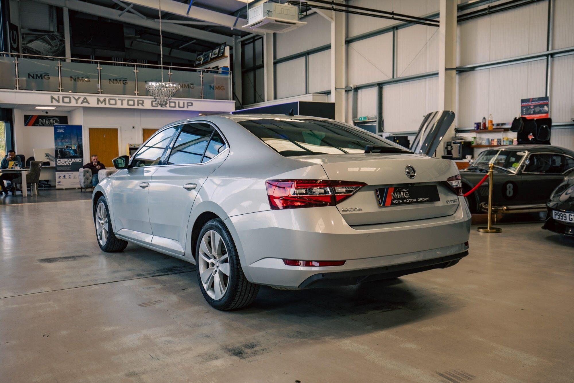 Skoda Superb view 28