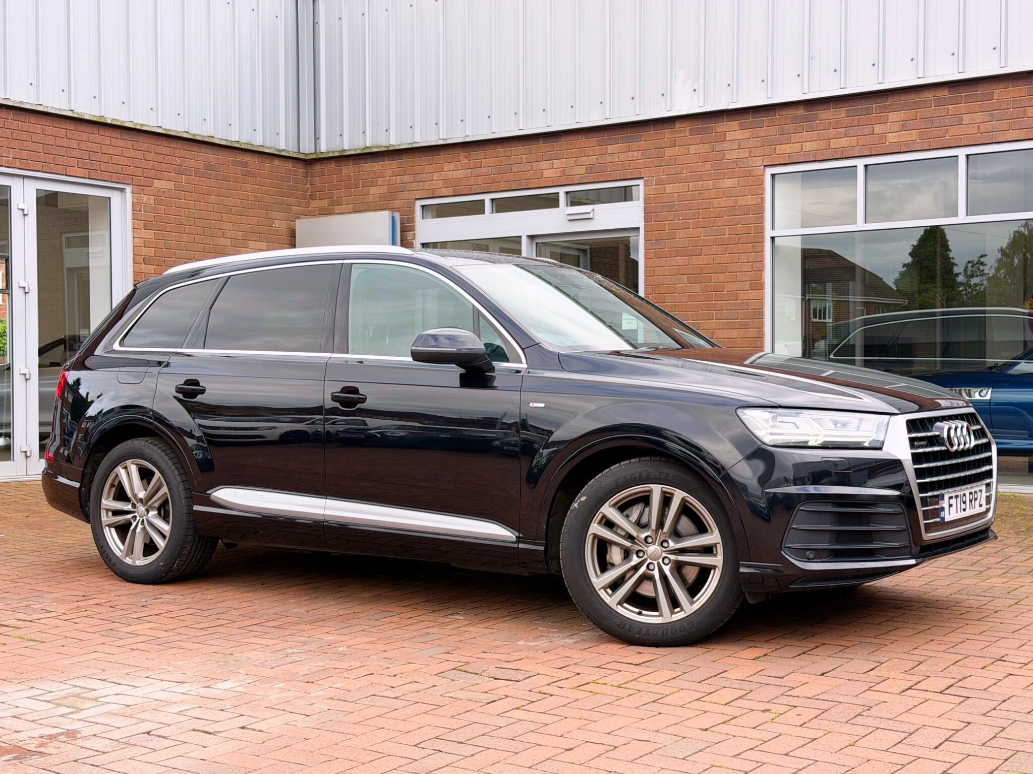 Audi Q7 view 65