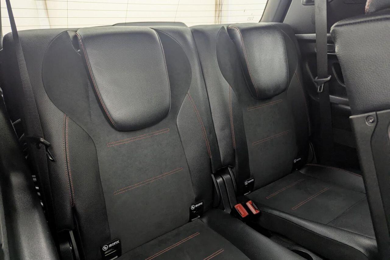Mercedes-Benz Eqb view 21
