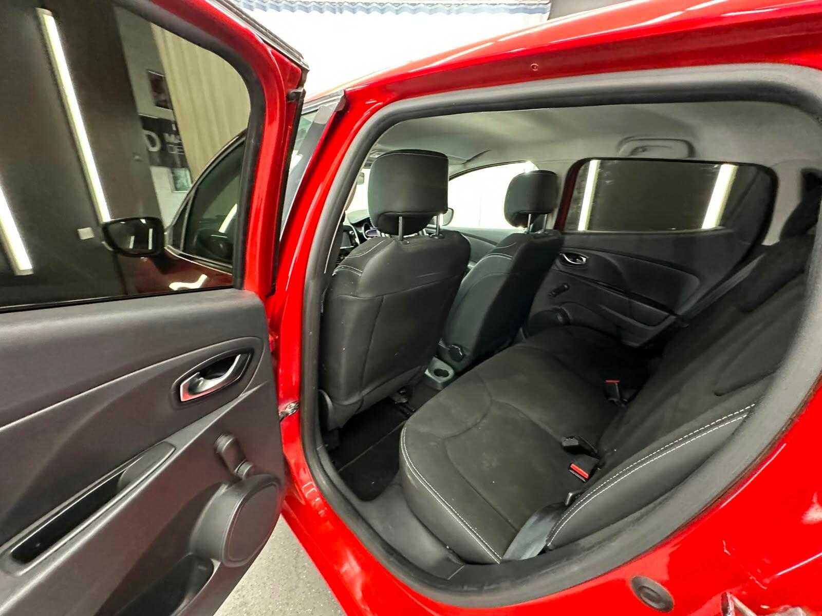 Renault Clio view 31