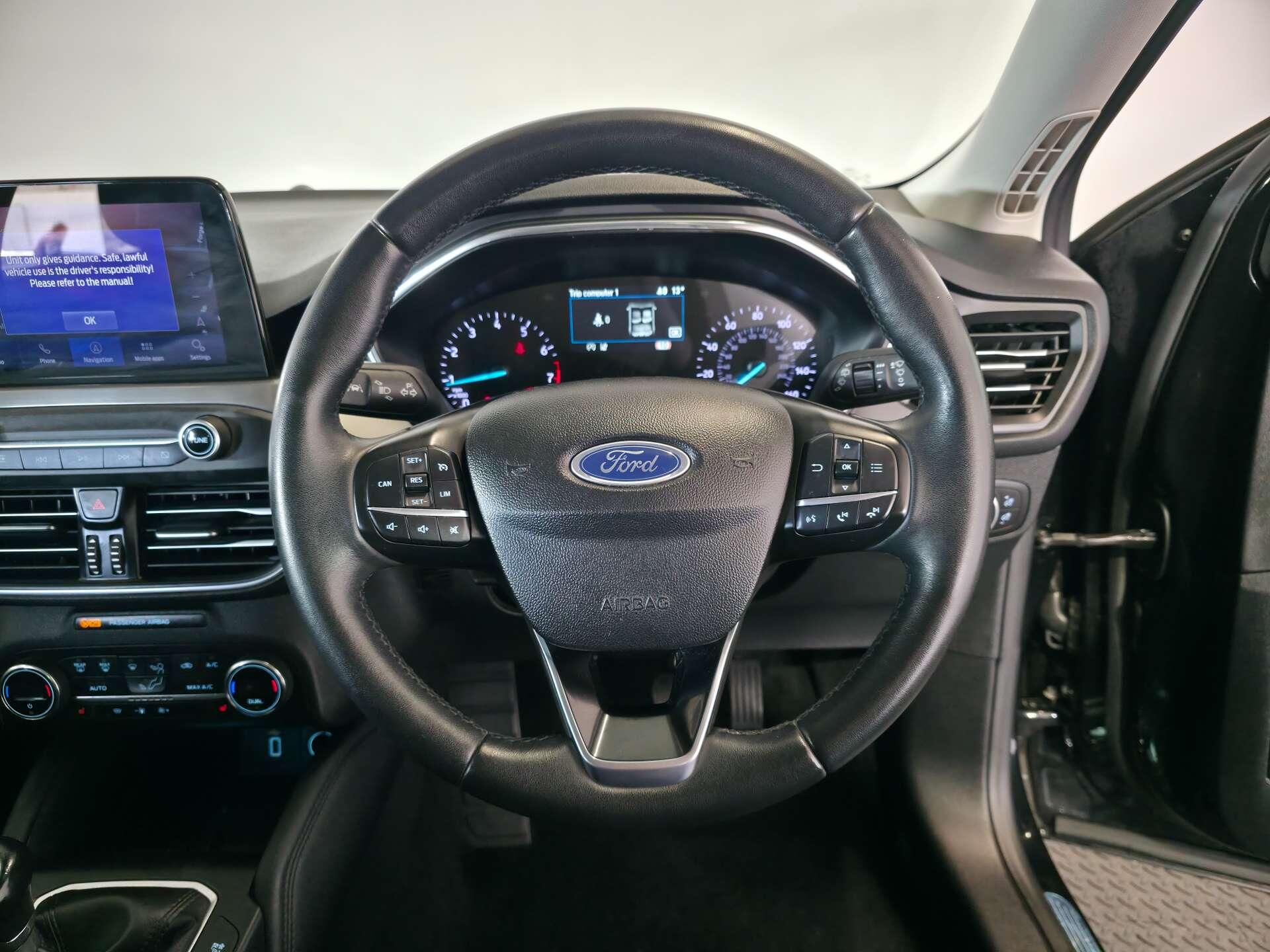 Ford Focus view 22