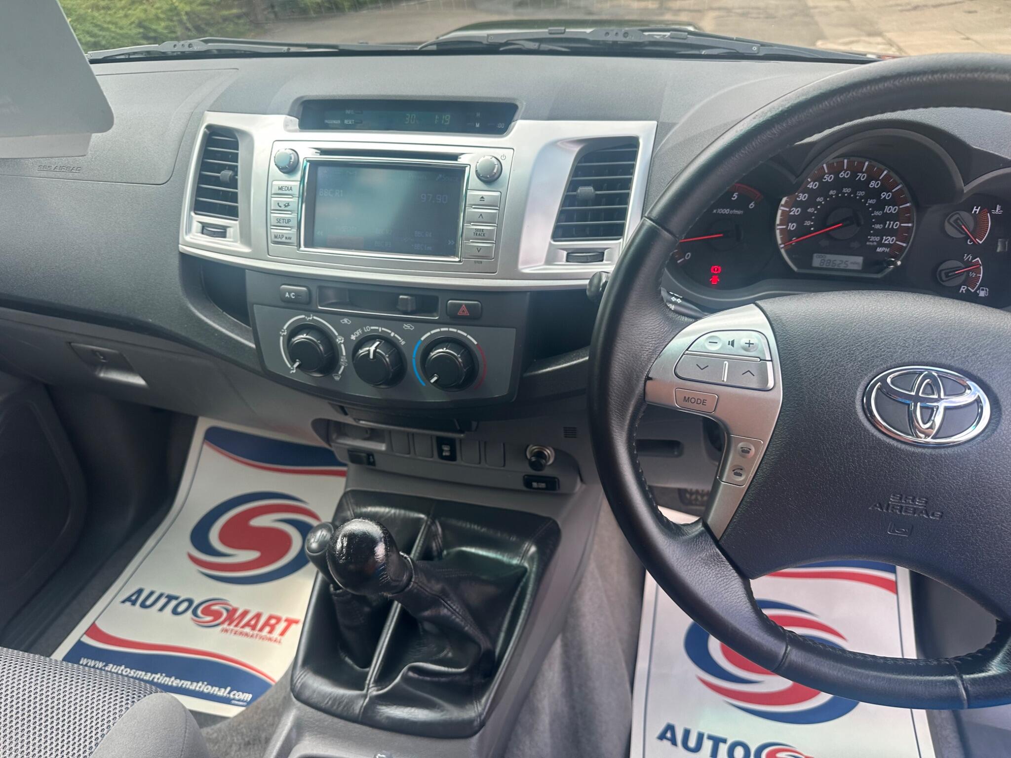 Toyota Hilux view 31