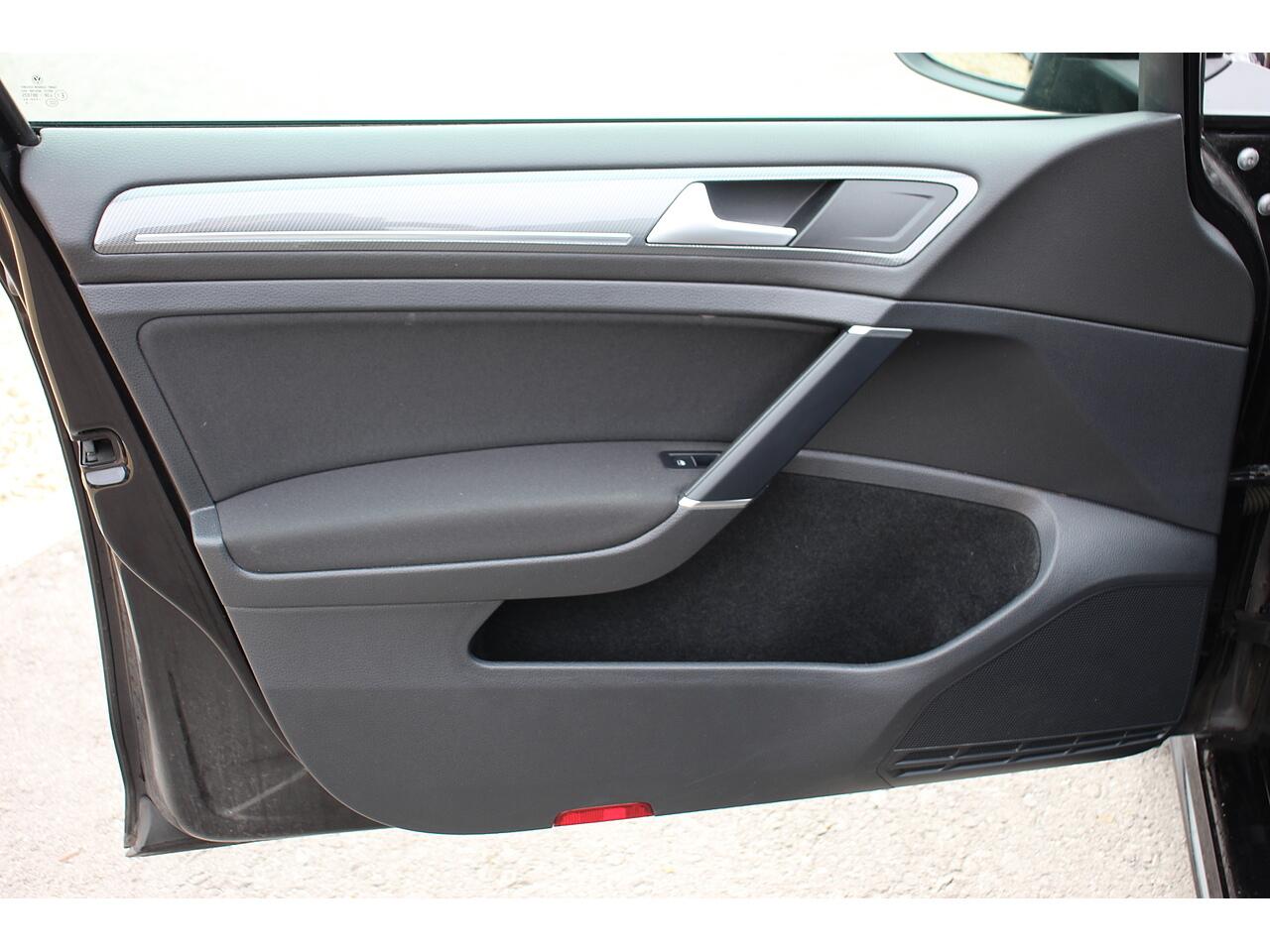 Volkswagen Golf view 35