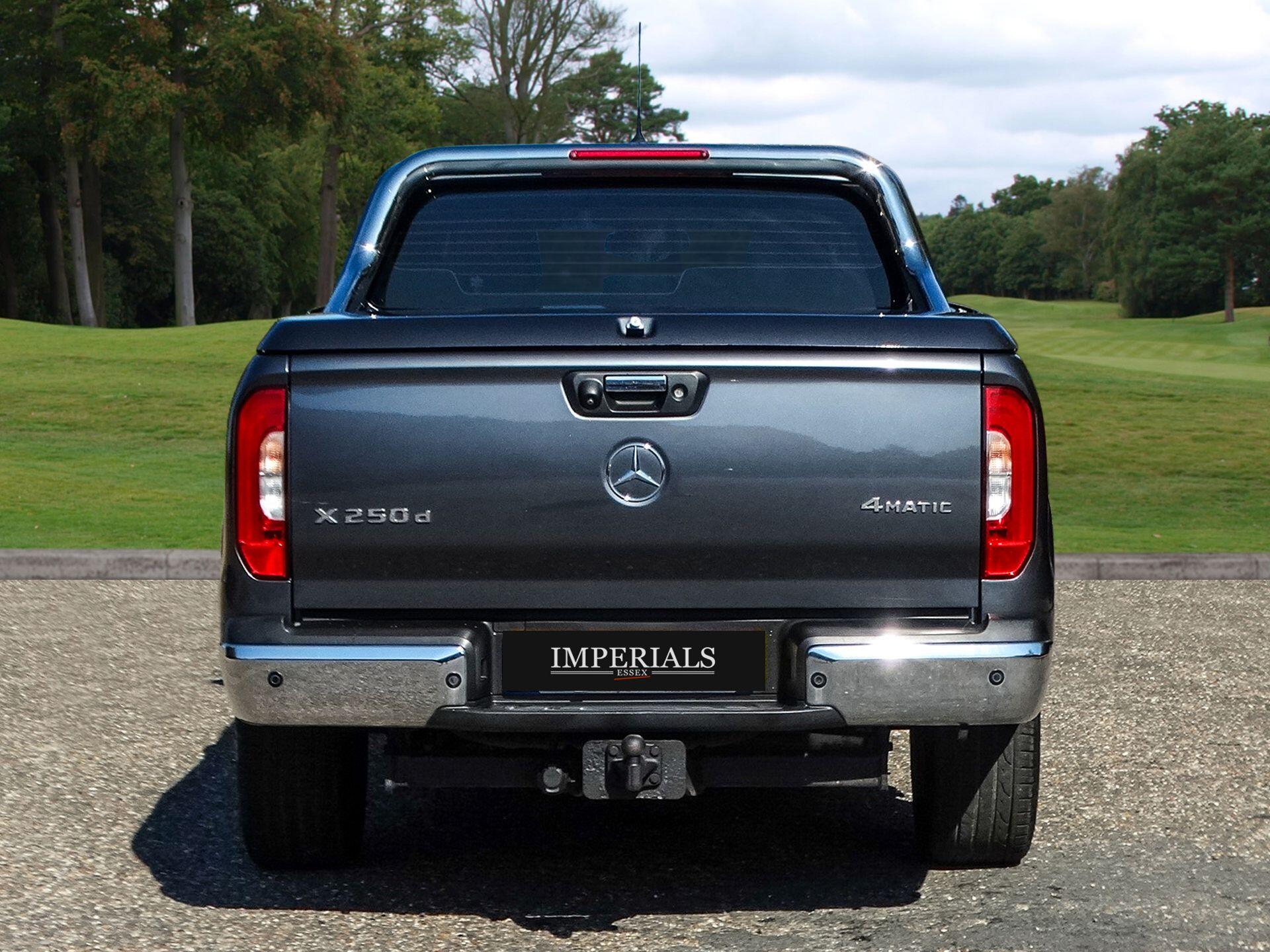 Mercedes-Benz X Class view 11