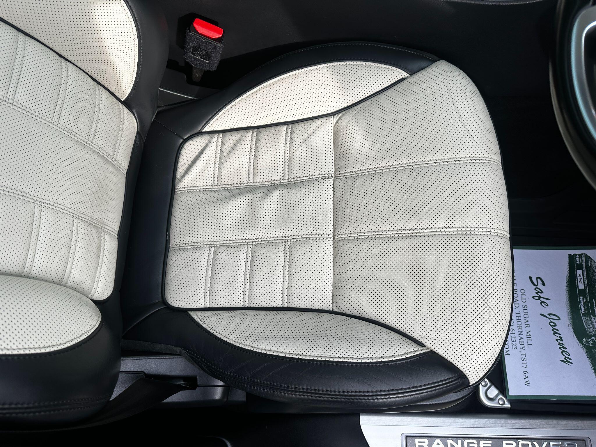 Land Rover Range Rover Sport view 30