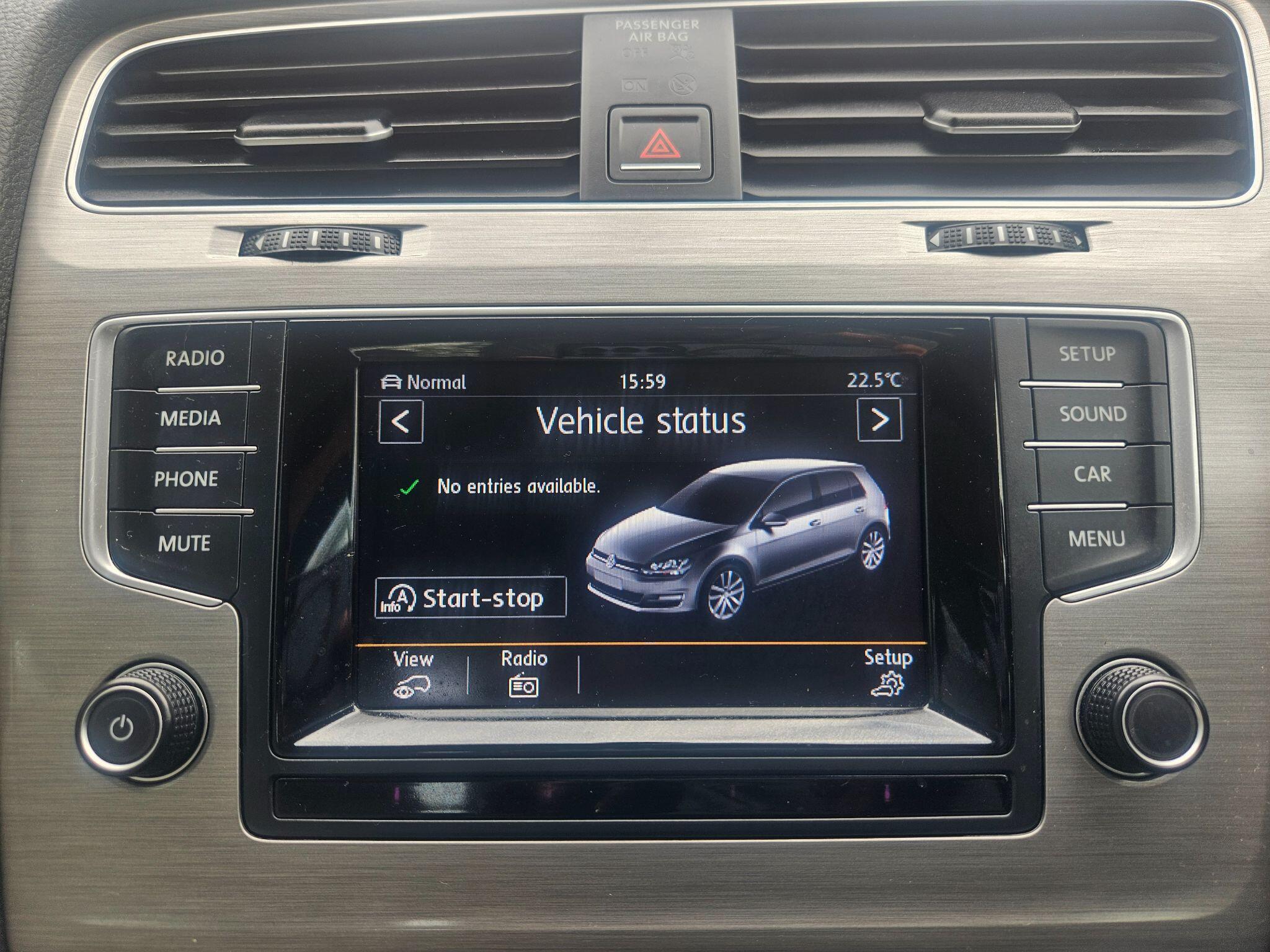 2015 Volkswagen Golf image 27