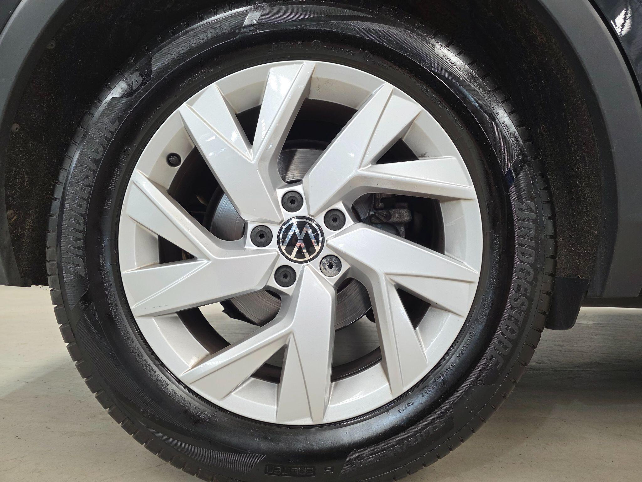 Volkswagen Tiguan view 30