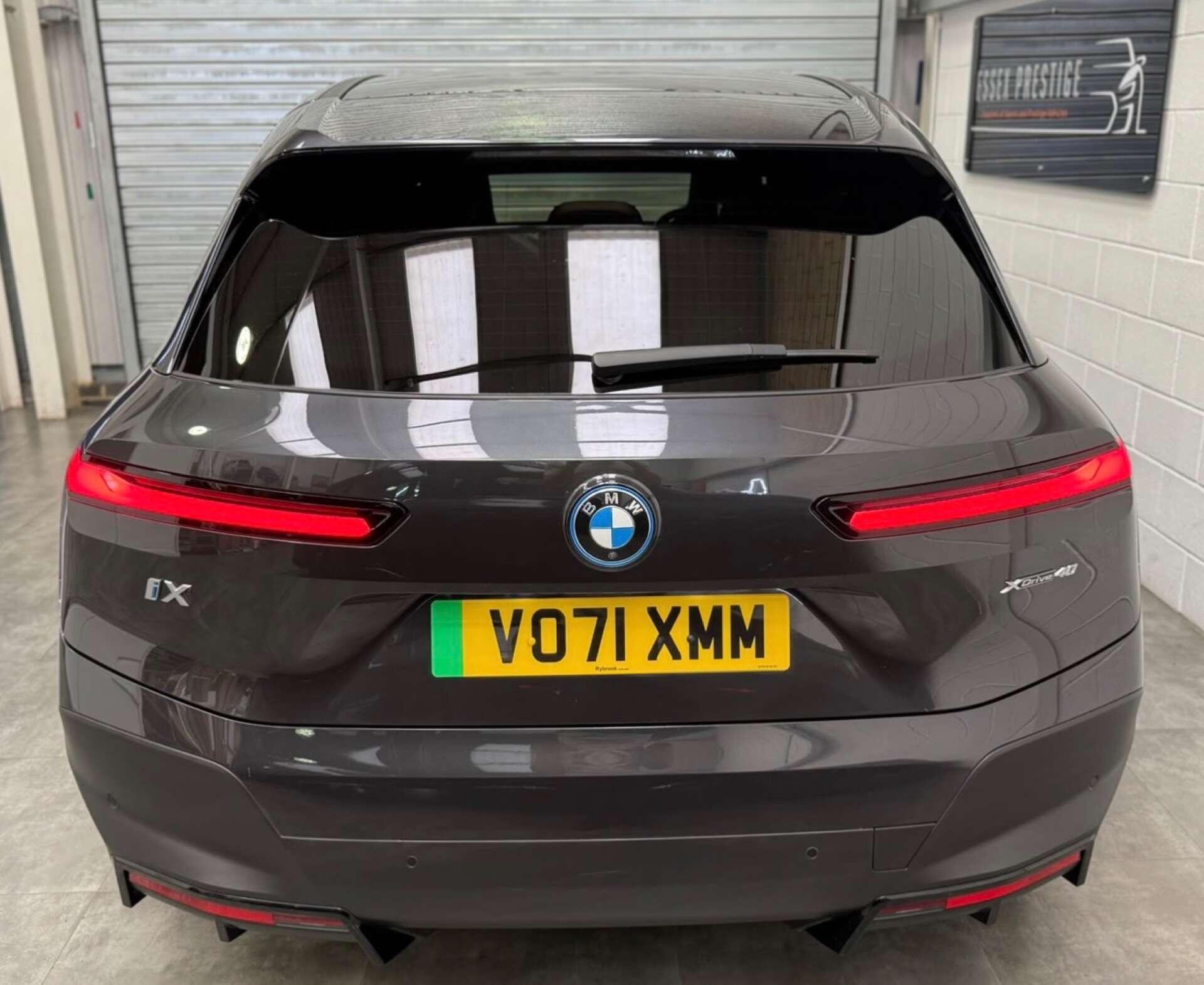 BMW Ix view 7