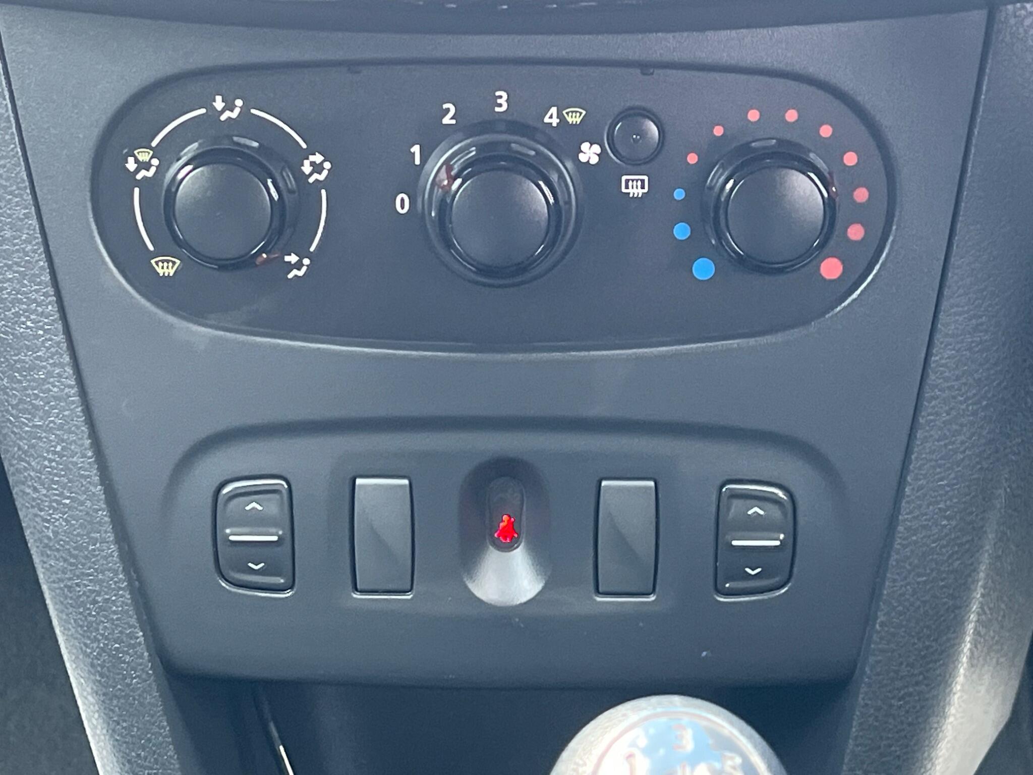 Dacia Logan MCV view 30
