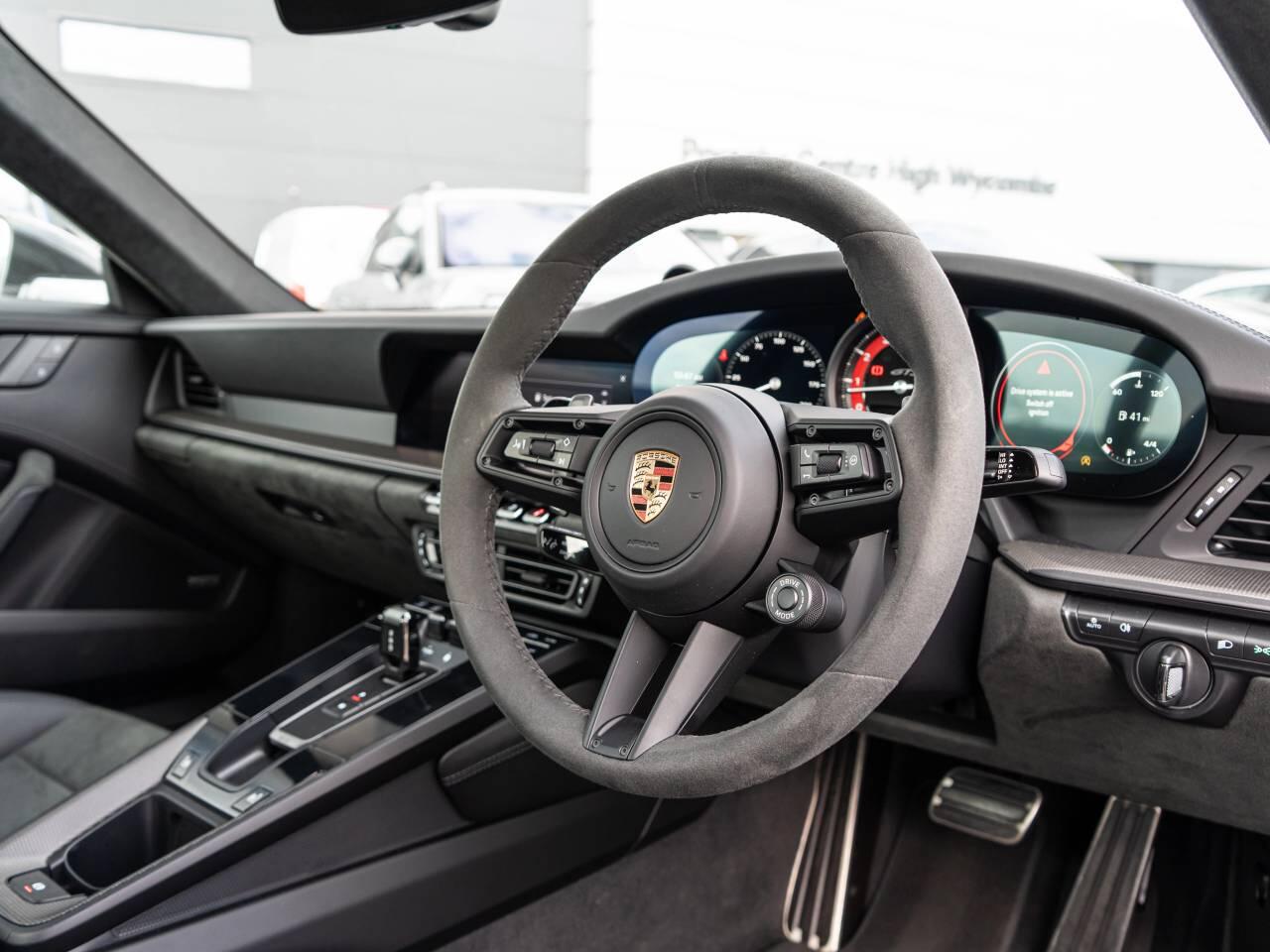 Porsche 911 view 4